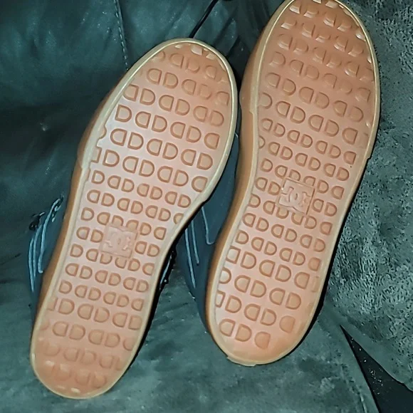DC shoes - Picture 3 of 7